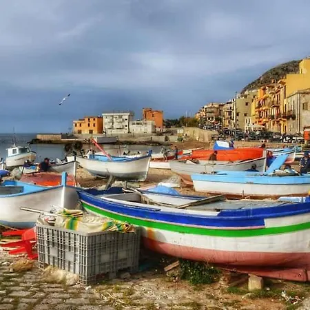 Primo Fiore Casa * كاستلداتشا