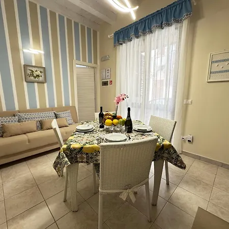 Primo Fiore Casa شقة كاستلداتشا